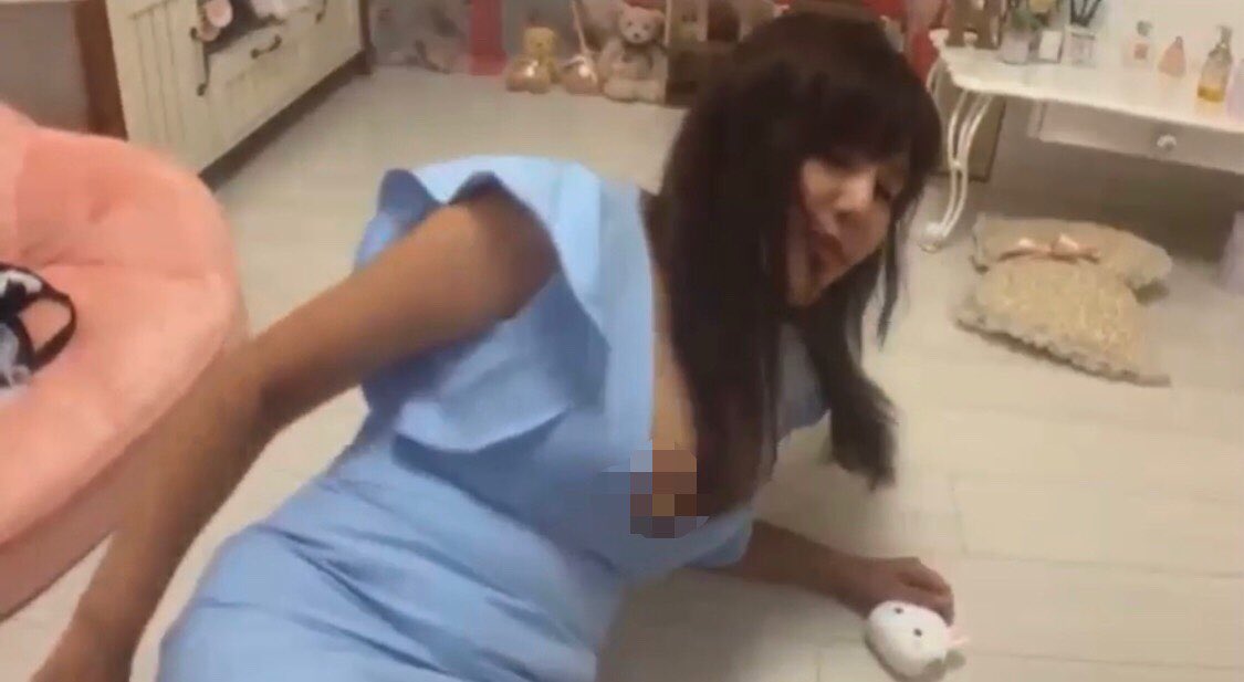 人生の暇つぶし 25 Rさん 酔っ払って乳輪晒しbanw