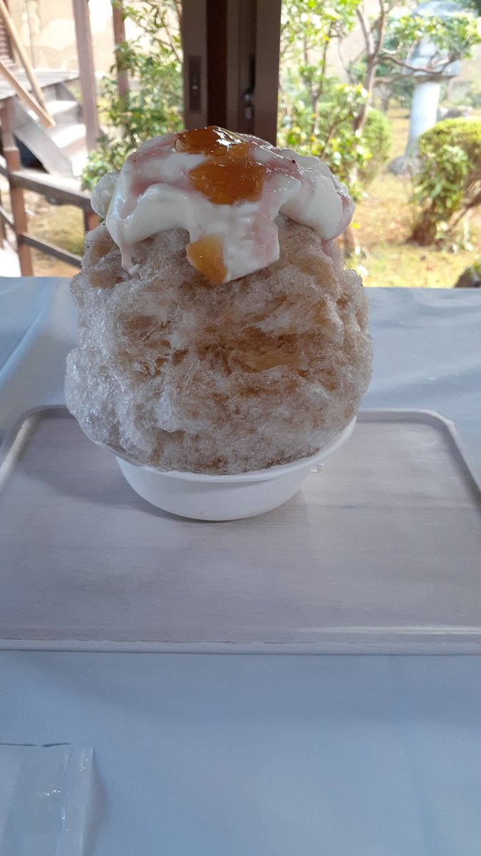 ゆるりん Sousukeさん 東大寺観音院 Pチーズティー氷 お塩が効いているチーズソース 柿の葉茶はさっぱり 美味しい元気が出るかき氷 でした 最初は道のりが大変だと感じた観音院でしたが もう終わりかと思うと寂しく感じます また 餅飯殿で