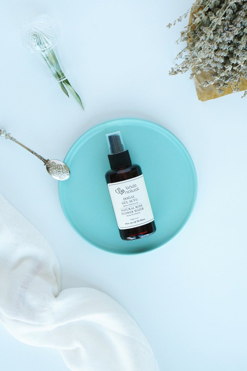 Güne Bade Natural %100 Doğal Gül Suyu ile cildini nemlendirerek başla! 💐Tüm cilt tiplerine uygun, Gerçek Gül Suyu mucizesinin, derinlemesine temizlik hissiyatını sen de çok seveceksin! İncelemek için Badenatural.com'a tıkla %30 İNDİRİM fırsatını kaçırma! 💗