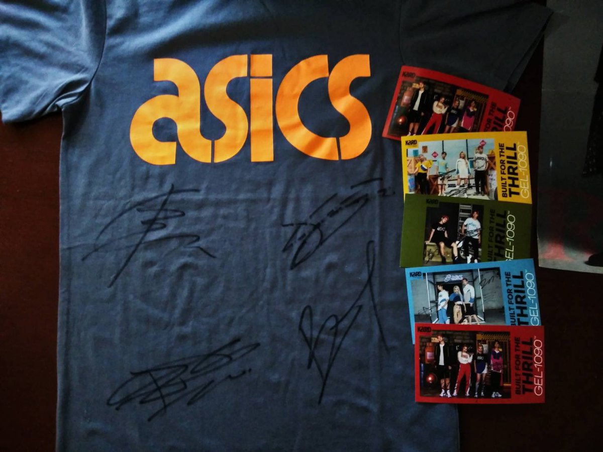 brownaa's tweet photo. I finally got Kard's autograph from the #ASICSxKARDLIVE event on the KARD comeback day. Today is a really nice day for me. 🥳🥳🥳 https://t.co/88iCwK6Yf0