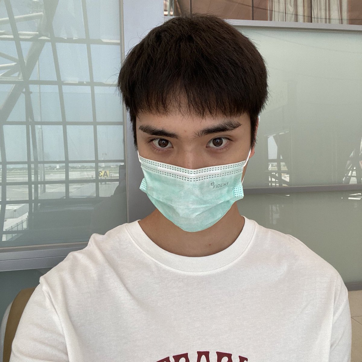 inlovewithTEE's tweet photo. I'm fresh, I'm hood, I look good, 
I look like bae 💛✨
🙏🏻 @Tee_Jaruji
#TEeThanapon #tee_jaruji #teejaruji #solarboysproject #teeteesupporter #เต้ตี๋ชู้รักเรือล่ม #SBFIVE #inlovewithTEE https://t.co/Q3fgRqmYZj