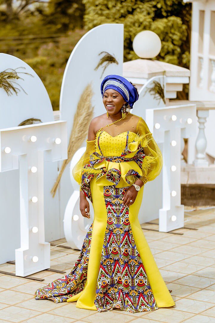 czwlifestyle's tweet photo. A special good morning Classy Fam from this gorgeous couple that recently had their Trad Wedding. Congratulations @tannymash and @uncle_shemmie
#traditionalwedding #traditionalfashion #lobola #lobolathings #lobolacelebration #loboladay #roora #roorasquad #roorathings #rooradecor https://t.co/QaEx6T2bzc