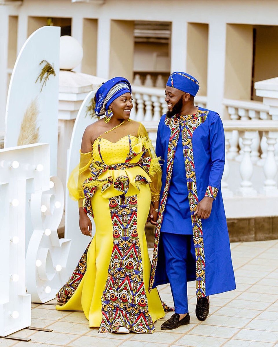 czwlifestyle's tweet photo. A special good morning Classy Fam from this gorgeous couple that recently had their Trad Wedding. Congratulations @tannymash and @uncle_shemmie
#traditionalwedding #traditionalfashion #lobola #lobolathings #lobolacelebration #loboladay #roora #roorasquad #roorathings #rooradecor https://t.co/QaEx6T2bzc
