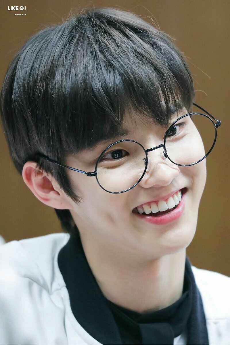lemme just shower you with ji changmin& #39;s dimplea thread;