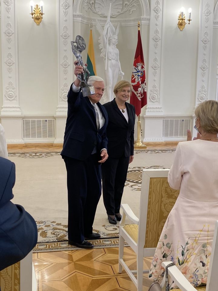 AmChamLithuania's tweet photo. PROMETHEUS AWARD | Lithuania's former president, AmCham Honorary Member, Mr. Valdas Adamkus has been presented with the Polish Lech Kaczyลski Prometheus Award for his efforts to further regional cooperation. Congratulations!
#AmChamLT #ValdasAdamkus #PrometheusAward https://t.co/iXqCarJHnL