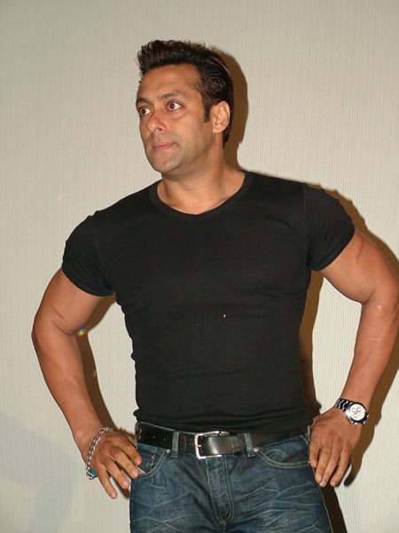 Iftykhan15's tweet photo. 32 GLORIOUS YEARS OF SALMAN KHAN
The Biggest Megastar #32YearsOfSalmanKhan
#14YearsOfNoEntry
#SalmanKhan https://t.co/1QYvEw47C0