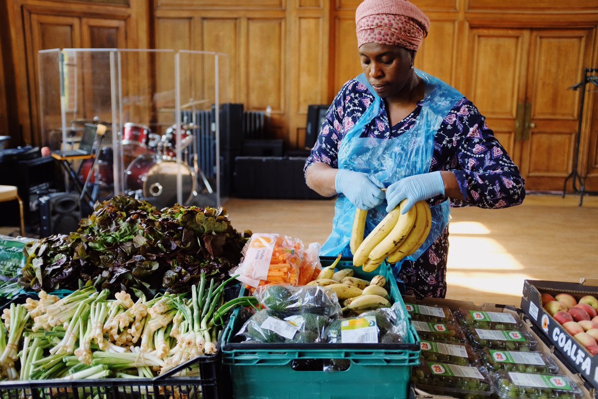 CommFoodHub's tweet image. The Community Food Hub is open Mondays, Wednesdays and Fridays at 5pm and Saturdays at 3pm. If you are in need of free, fresh food, come down a little early to our next session and sign up in person to join us.