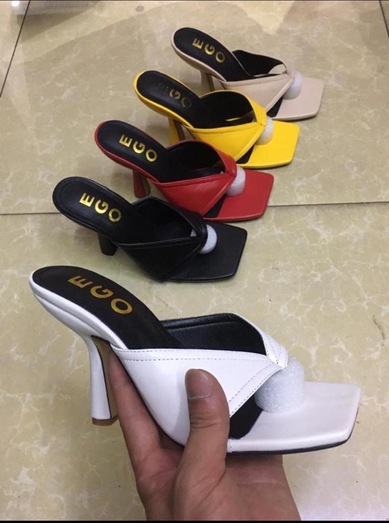 ShoesHubUganda's tweet photo. #shoesaddict #shoeslovers #shoesforsale #shoestyle 
Call Or WhatsApp 0753844635
We have Free delivery with in Kampala for more than 2 pairs.
.
.
#kampala #eastafrica  #instauganda  #uganda #shoesuganda #ShoesHubUganda #ugandafashion #ugandanews #YagalizzaMunno https://t.co/tShYKLMBm0