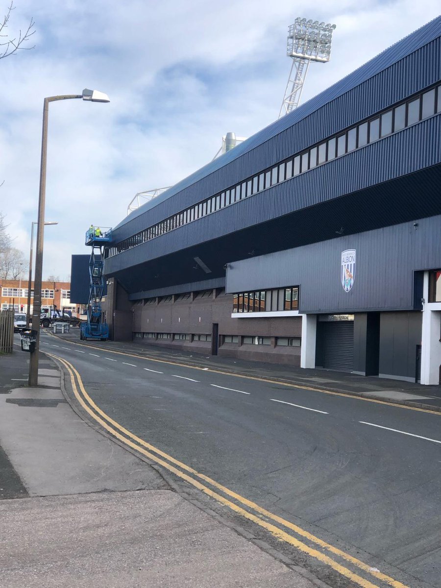 FatraUK's tweet image. Some very neat work on this Weatherfold gutter liner install at the Hawthorns, home of West Bromwich Albion FC.  If you would like any info on the system or their training courses, contact @WeatherFAST on 08436 580074.
#roofing #waterproofing #roofingsolutions