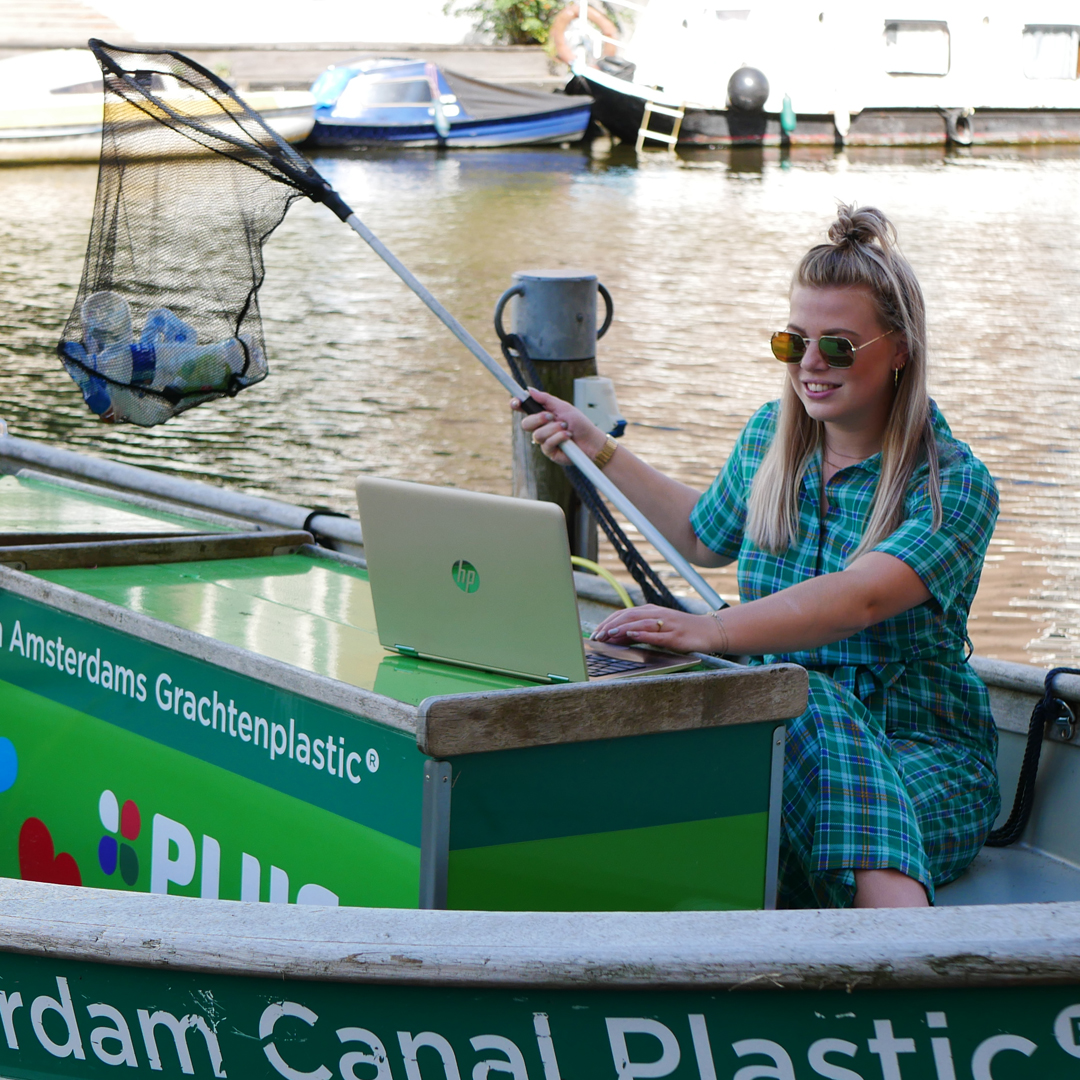 JOIN THE WAVE! Yesss, we are looking for new interns! Do you have great marketing, communication and/or production skills? Then you’re the catch we’re looking for! For more information about our vacancies, go to plasticwhale.com/plastic-whale-…