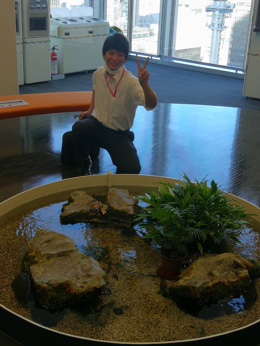 alto_pero's tweet photo. 初めての民間企業に燥ぐ
テレワークで社員が誰もいないとか凄いね https://t.co/BOtFjCTR5E