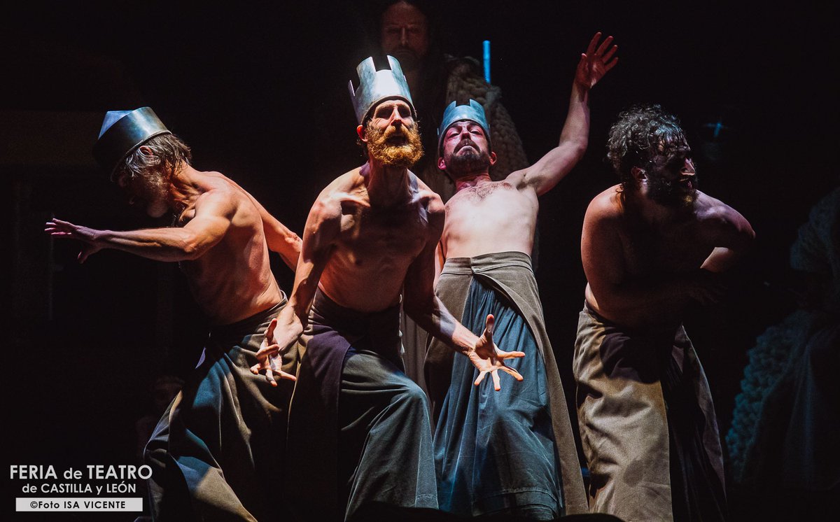 feriadeteatro's tweet photo. 🤗🎭 Intensidad, respeto, responsabilidad, nervios... Ayer fue un día grande para la #23FeriadeTeatro. Gracias a todos por hacerlo posible (más fotos en nuestra página de Facebook). #PrimeraJornada #Asífue https://t.co/S8VpMyx1fT
