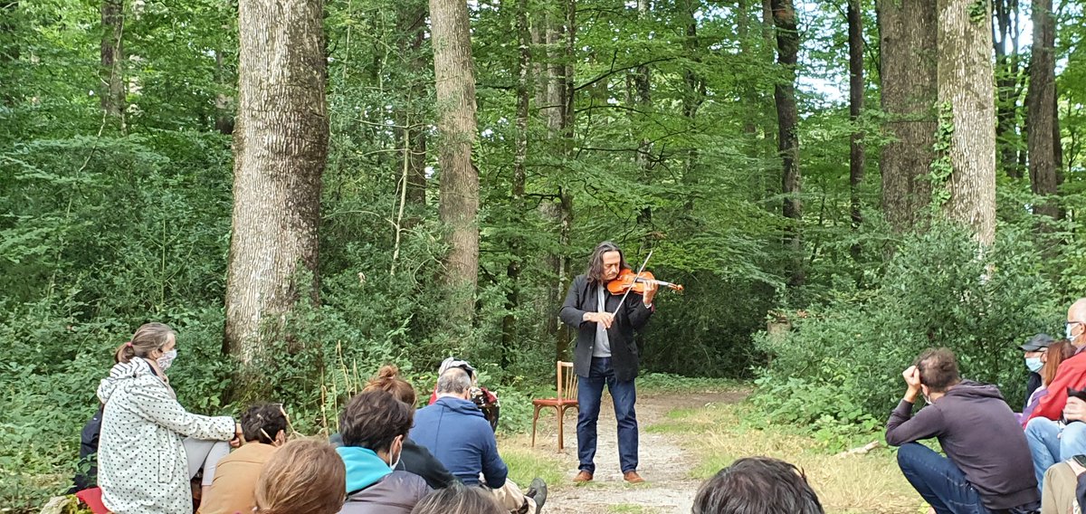 NicolasVisier's tweet photo. Ce matin concert à 8h en forêt du gâvre avec Dominique Pifarély. Une  belle expérience à vivre.  @RDV_Erdre (in)attendus. https://t.co/3uWB9PA4Vq