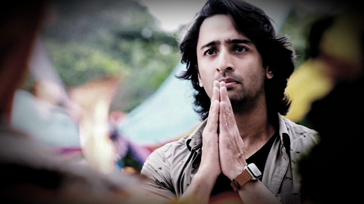 Then destiny played anothre game the person he looked up for whole life appeared in front of him, he love he craved for the little abir inside the big mature abir fall, he wanted to be with him,  #YehRishteyHainPyaarKe  #Abir  #ShaheerSheikh  #ShaheerAsAbir