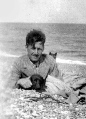 EnglishRadical's tweet image. Happy #InternationalDogDay! Pictured below: George Orwell and his dog, Marx; Clement Attlee and Ting; Christabel Pankhurst and Fay; Michael Foot and Dizzy.