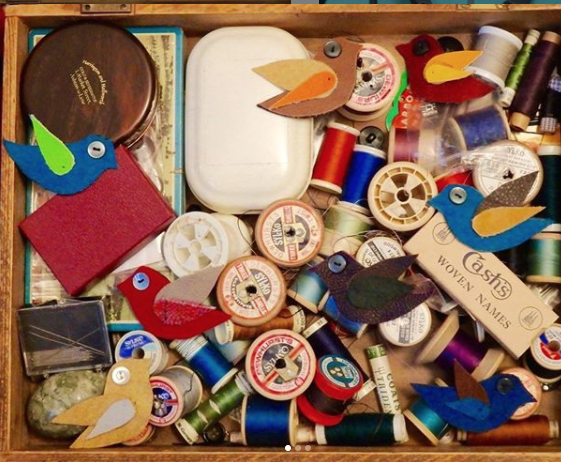 couturestartup's tweet photo. Old button and sewing boxes are treasure troves indeed...
https://t.co/lSbyHoCR2Z
#buttonboxes #sewingboxes #madeinfulham #fabricbirds #birdbrooches #fabricbags #creativespace #SW6 #openday #beautifulthings #SW3 #SW1 #SW10 #SW7 #SW15 #W10 #W11 #W12 #W14 #W6 #hammersmith #fulham https://t.co/QSftXmF6iO