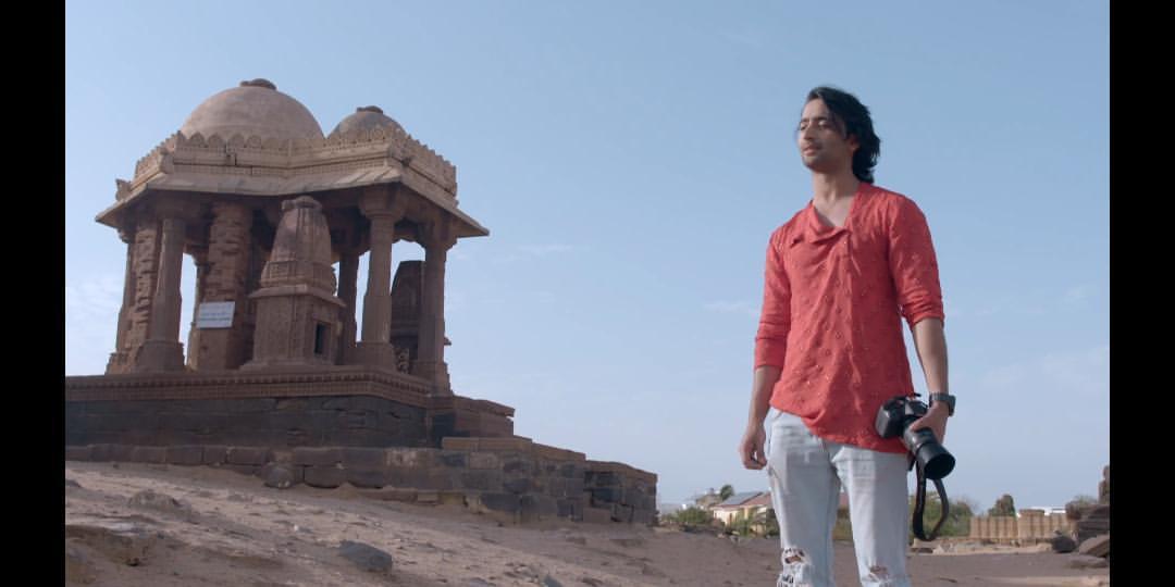 When his Words or questioned become unheard by the people around him,he choose to leave to find peace..he never reacted loud to anyone rather than he believed in giving chances to people around him,  #YehRishteyHainPyaarKe  #Abir  #ShaheerSheikh  #ShaheerAsAbir