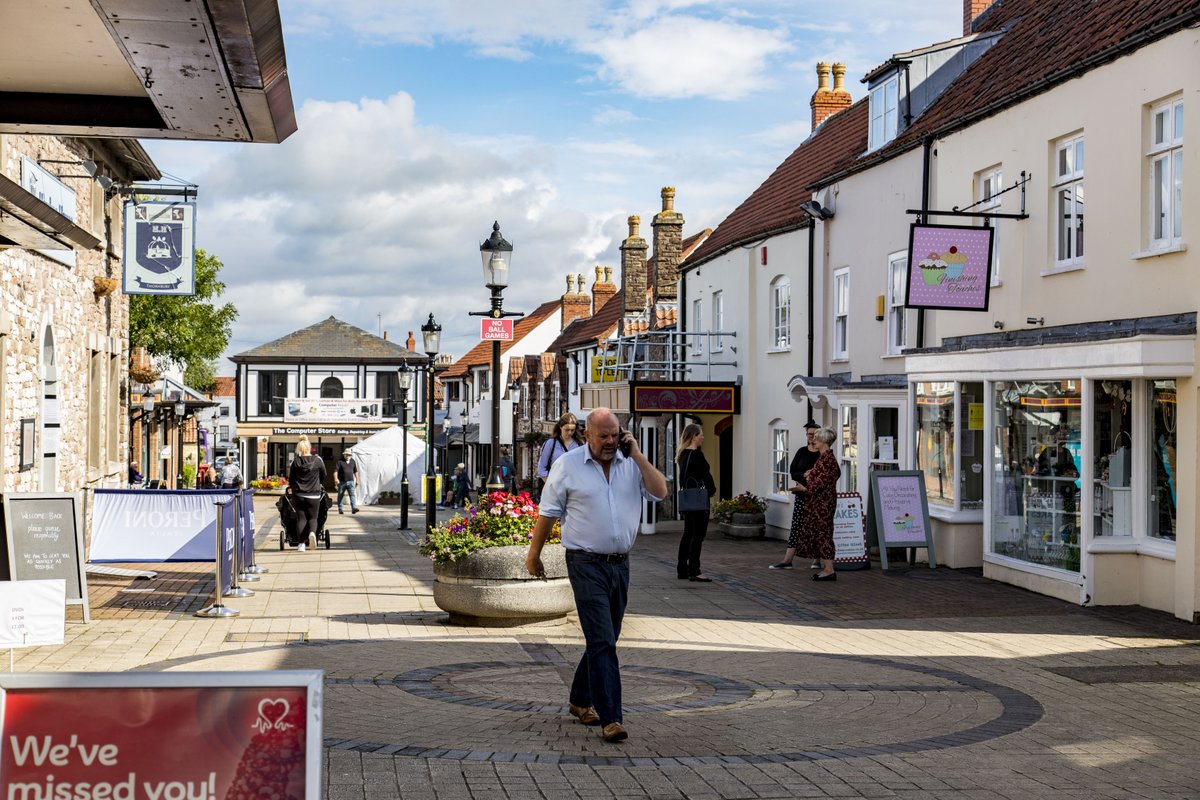 sgloscouncil's tweet photo. Why not make the most of the long weekend and explore #SouthGlos High Streets? Head to the historic market town of #Thornbury, visit #StapleHill's gorgeous, green Page Park, or take a trip to #Hanham High Street and the nearby River Avon.  #HelpUsThrive #ShopSouthGlos https://t.co/vIwaSL87dd