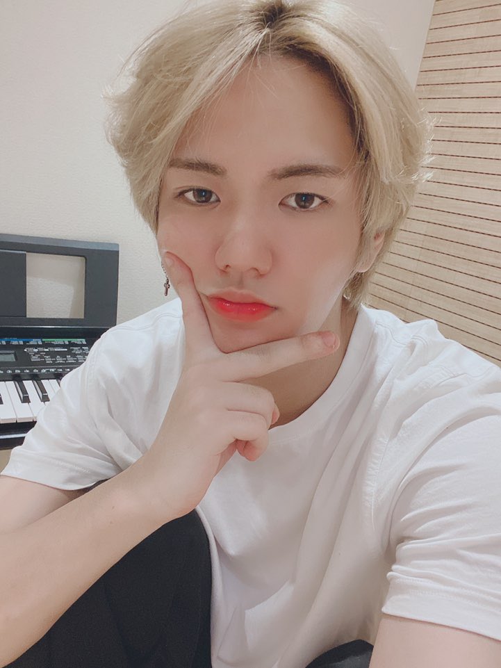 UP10TION's tweet photo. 연습 환🥰 #업텐션 #환희 https://t.co/8a1xWowZbn