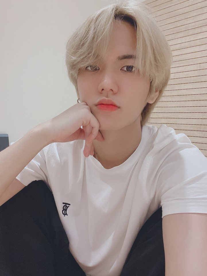 UP10TION's tweet photo. 연습 환🥰 #업텐션 #환희 https://t.co/8a1xWowZbn
