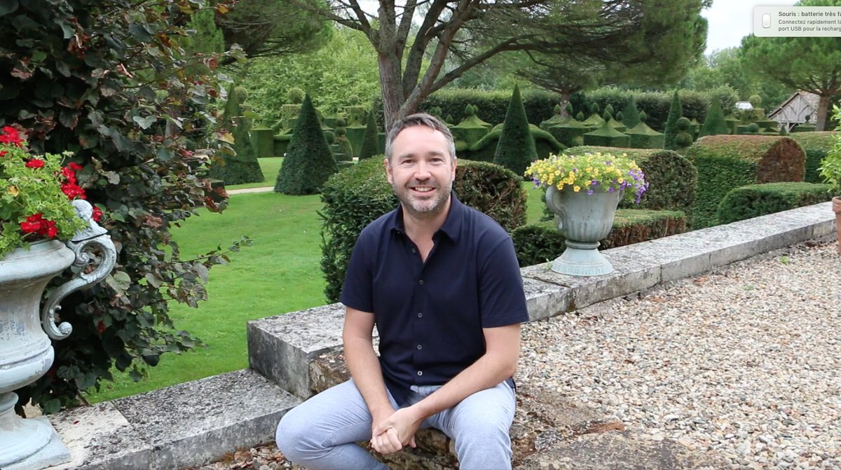 #FestivaldanslesjardinsdeWilliamChristie #jour4 le #ténor Cyril Auvity <a href="/cliemacfr/">Cyril Auvity</a> vous souhaite une belle journée festivalière depuis les #jardins, et vous invite à le retrouver ce soir pour les Cantates de #Bach #Paulagnew <a href="/DepVendee/">Département Vendée</a> <a href="/paysdelaloire/">Pays de la Loire</a> facebook.com/watch/?v=23150…