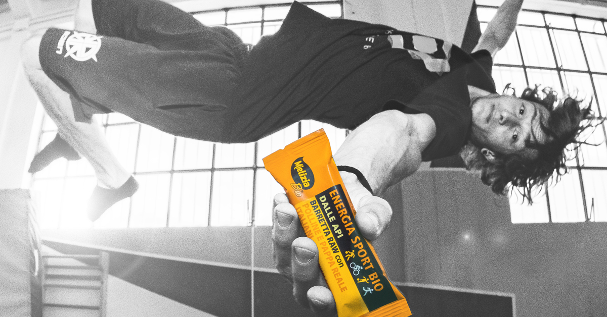 Mielizia_Conapi's tweet photo. La scorta naturale di #energia per lo #sport 🚀 è la BARRETTA raw con #polline e #pappareale @Mielizia_Conapi ! 🐝
Grazie ai nostri amici di #EdenParkZone per questo bellissimo scatto!
#integratori #barretteproteiche #barrette #sport #parkour #freerunning #biologico #freestyle https://t.co/DdK0wOIzVS
