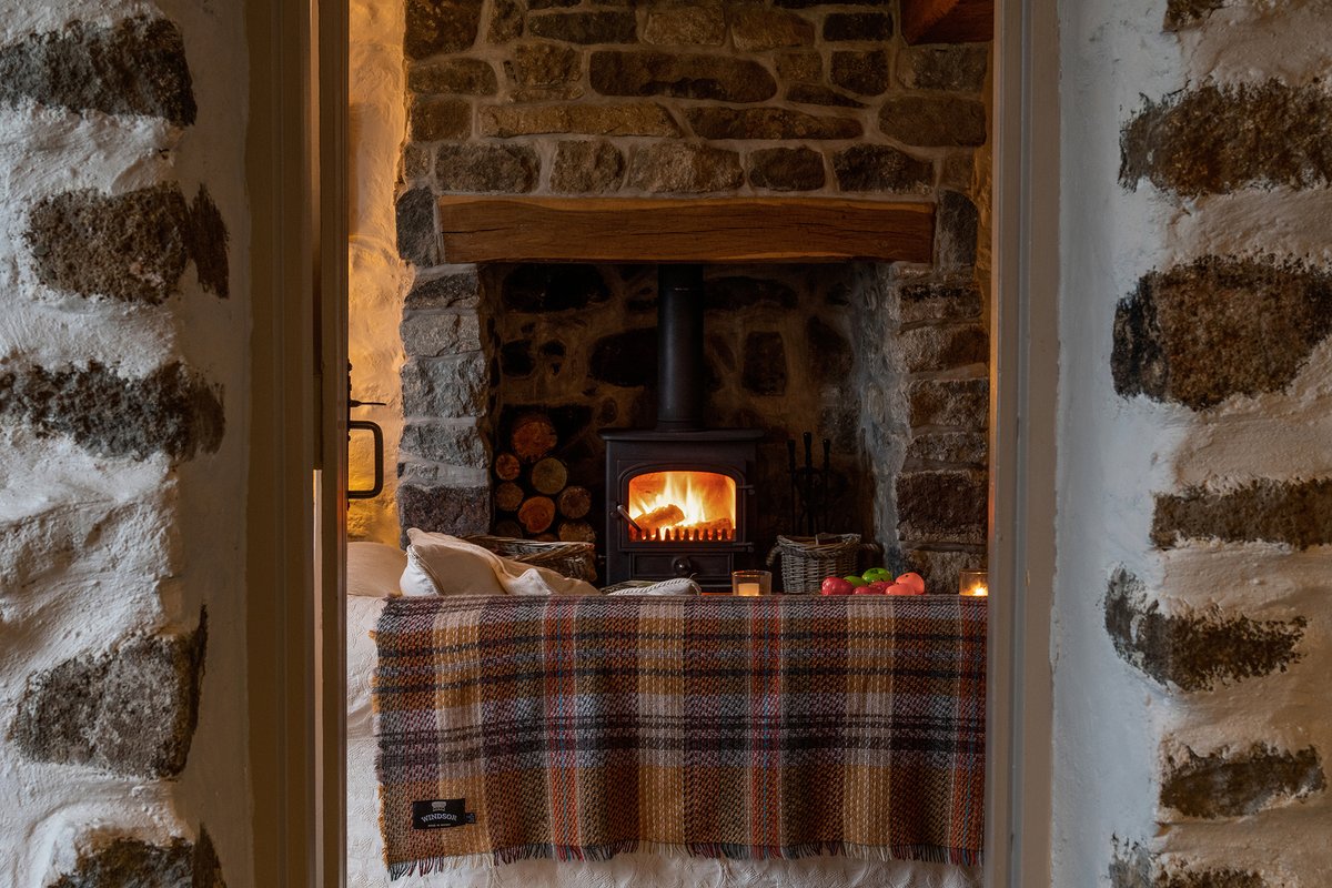 Getting Ready for you Autumn Break? 

Rich colours, cool and a cosy warm log fire.

UK Holiday Cottage Photography by l8r.it/MGRE.