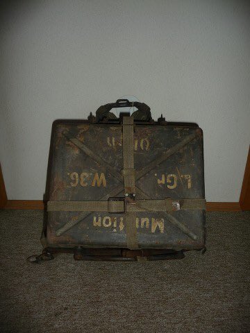 A related item is the Tragegestell 39, used to carry x1 5rnd ammunition box for the 5cm leichter Granatwerfer 36. A Zug (Platoon) level weapon. 30b)