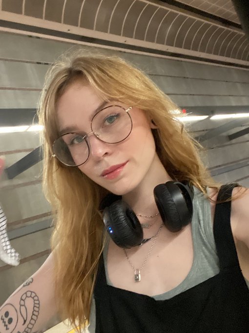 made another snapchat so i can have somewhere to easily talk to y&rsquo;all 🥳🧚🏻&zwj;♀️ dm for info https://t.c