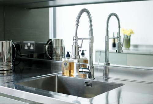 HouseDirectory's tweet photo. The #stainlesssteel specialists: sinks, worktops, kitchens, bathrooms, utility rooms @Gecanderson. Here's our #KitchenDesignTips
 https://t.co/xQy4zTRPQq https://t.co/1ZJB3bvSfk
