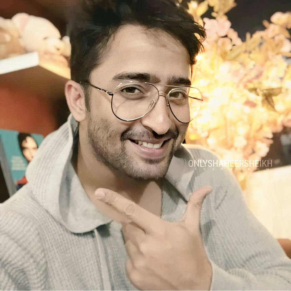 For D friends over here..I wanna SayJust Be who U are & Say wat U feel..Coz Those people who Minds it doesn't Matter to us..& Those people who Matters to Us..Won't Mind it At All..Not caring abt wat people think is D Best choice U'll Ever MakeKeep Smiling  #ShaheerSheikh