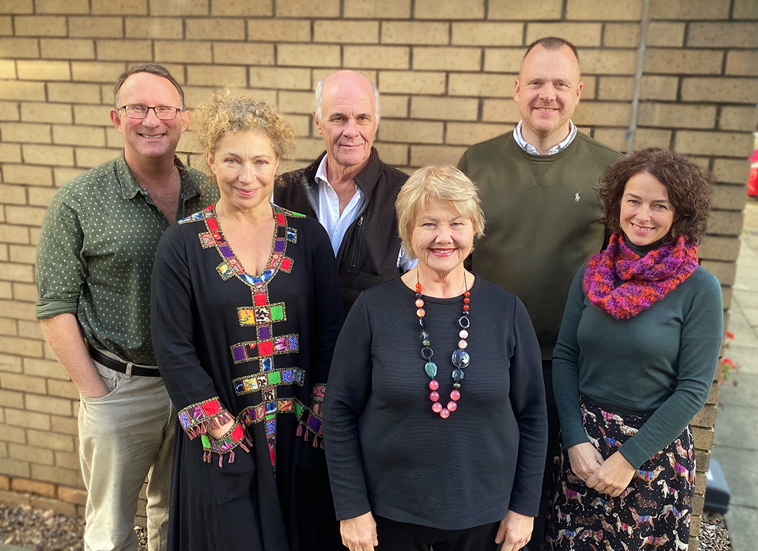 bigfinish's tweet image. Happy Birthday to @AnnetteBadland1 today! 🎂🎂 Here she is with @clivebhayward, Alex Kingston, David Rintoul, Robert Whitelock, and @AnabelleDowler at the recording of Diary of River Song series 7! bgfn.sh/badland