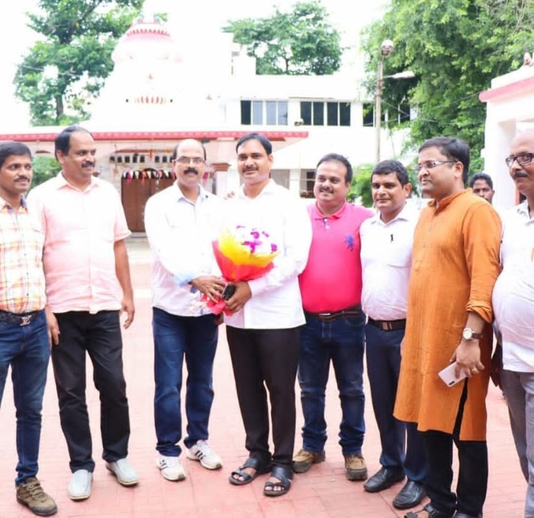 amarendrajspur's tweet photo. Today, last year, on 26.8.2019, I took charge as the Chairman of the State Cashew Development Corporation Odisha & Once again I would like to thank the Hon'ble Chief Minister Shri @Naveen_Odisha Sir..
Jay Jagannath
#OSCDC
@krushibibhag
@CMO_Odisha
@bjd_odisha
@BJDITWing https://t.co/uNxzBTLqCf