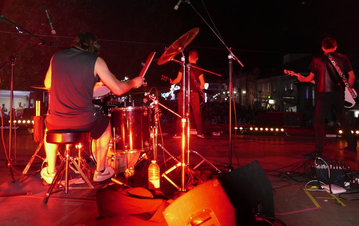 What city would you like Louzada to play in the future? 🤘

Stream our latest single Darkest Winter 👉 bit.ly/LOUZADAsp