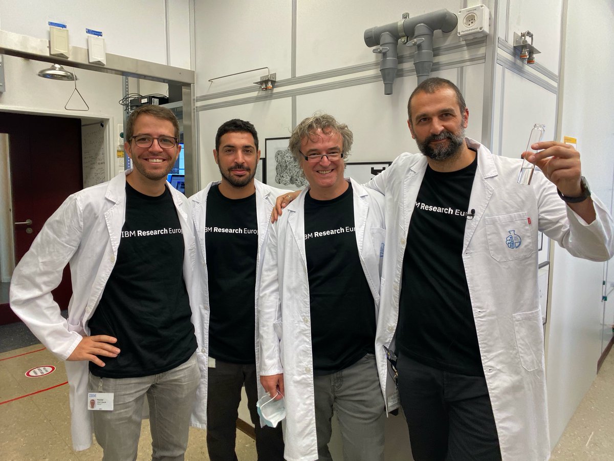 IBMResearch's tweet image. 🧪👩‍🔬🧑‍🔬Today, IBM scientists synthesized a molecule with AI,@IBMcloud and a robot. ibm.com/blogs/research…