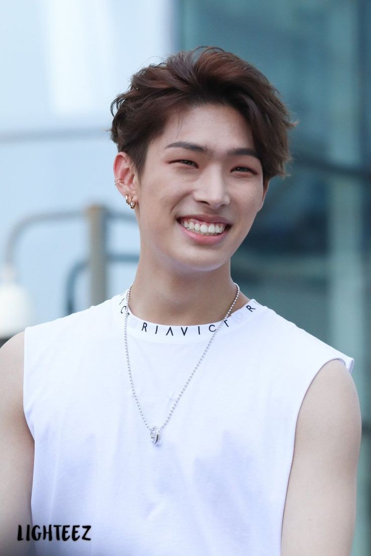 the shirt the arms the smile everything is pure perfection #ATEEZ    #에이티즈    @ATEEZofficial  #MINGI