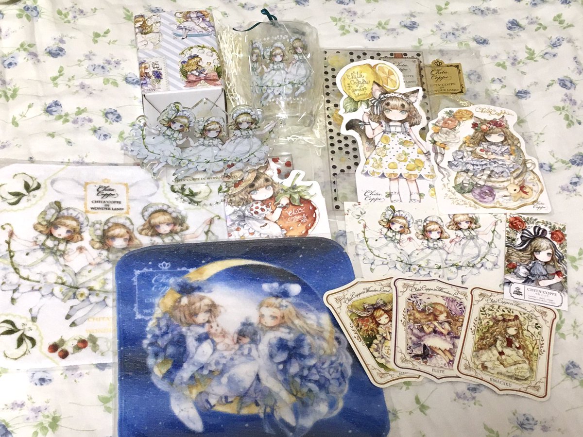 ちたこっぺさま(@chita_coppe )の通販が届きましたー✨✨
グッズももちろん可愛いけどラッピングも可愛い?
アクリルスタンドのスタンド部分も鈴蘭が✨
とっても可愛いです??
買いそびれていたカードも手に入れられて嬉しいいいい!
ありがとうございましたー? 