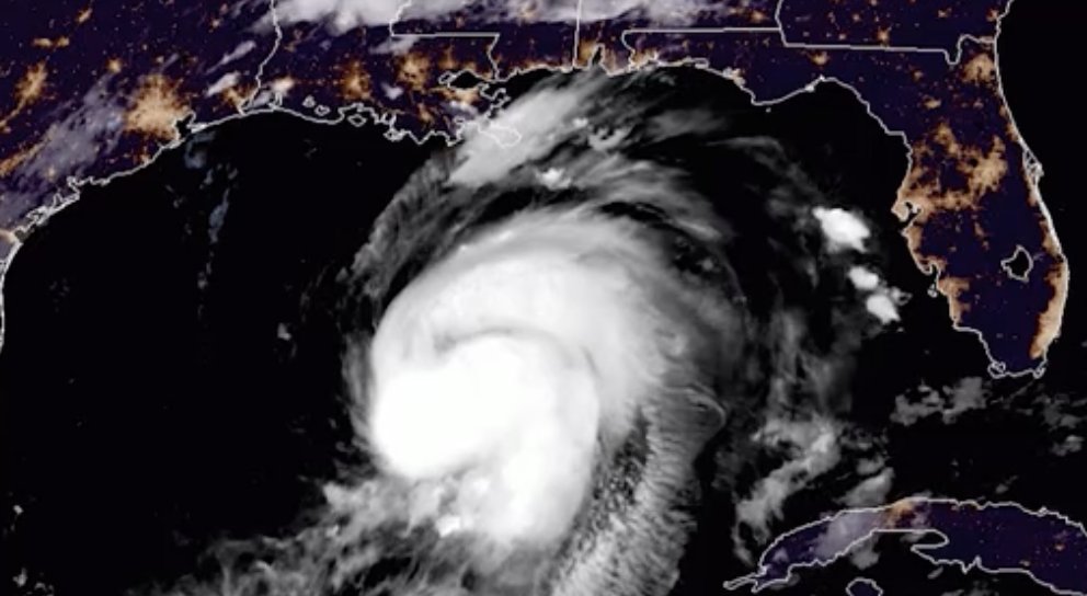 Cbs Newspath On Twitter Hurricane Laura 330a Pkg Zubowski The National Hurricane Center Has Updated Its Forecast To Say Hurricane Laura Is Expected To Hit The Gulf Coast As A Category 4