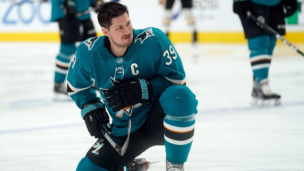 NBCSSharks's tweet image. Sharks captain Logan Couture says he was sucker-punched last night in Toronto for mentioning Donald Trump and saying he would vote Republican if he could

bit.ly/3hqZWWB