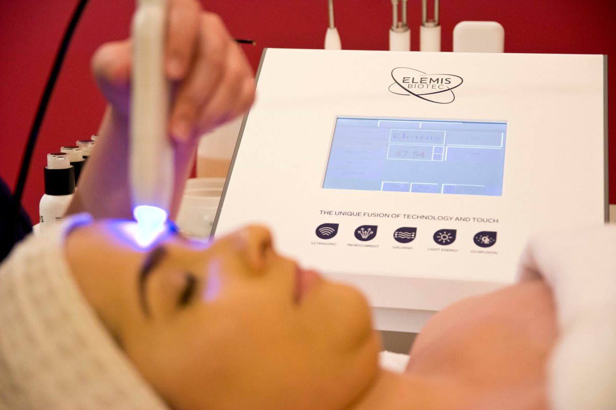 AztecSpaTQ's tweet photo. @Elemis #Biotec facials are contact free as they use a multitude of massage tools to deliver a highly scientific treatment like no other! Perfect #CovidSecure treatment! @DevonLiveNews #IAmOpen (Images taken pre-lockdown. Full #PPE will be worn by our therapists) #Torquay #Torbay https://t.co/RNEuVUdTJE