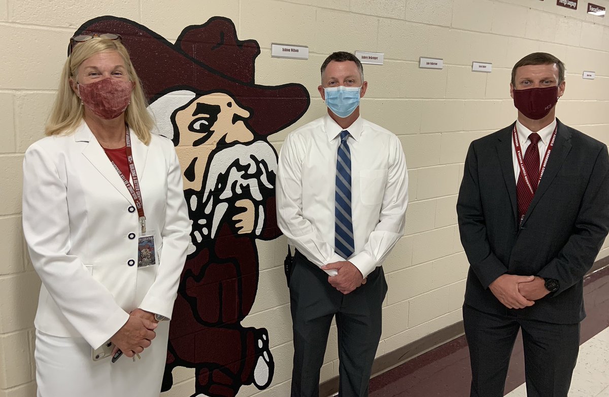 HendersonSchool's tweet photo. Our first day of school is off to a great start with NTI virtual learning at HCHS #HCSFirstDay @HCHSColonels https://t.co/nwoBHmSmmd