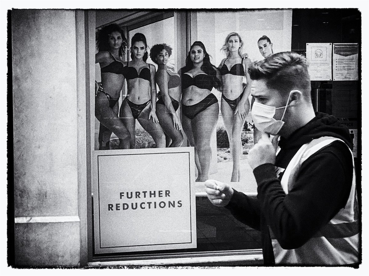 gezatkinson's tweet photo. #Canterbury #Whitstable #documentaryphotography 
@WhitstableLive @GoWhitstable @STREET__PHOTO
 @spbywomen #streetphotography https://t.co/wZlh4uKQ2p