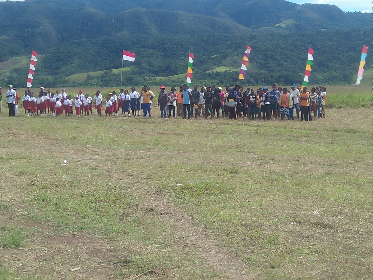 Hitamitumanis1's tweet photo. MASYARAKAT CALON DOB  MANOKWARI BARAT KABUPATEN MANOKWARI PROVINSI PAPUA BARAT, MERAYAKAN HARI ULANG TAHUN RI KE 75 TAHUN.
MAKA MASYARAKAT PAPUA BARAT MINTA KEPADA BAPAK PRESIDEN RI SEGERA UMUMKAN DOB PAPUA DAN PAPUA BARAT. https://t.co/lONOXTollR