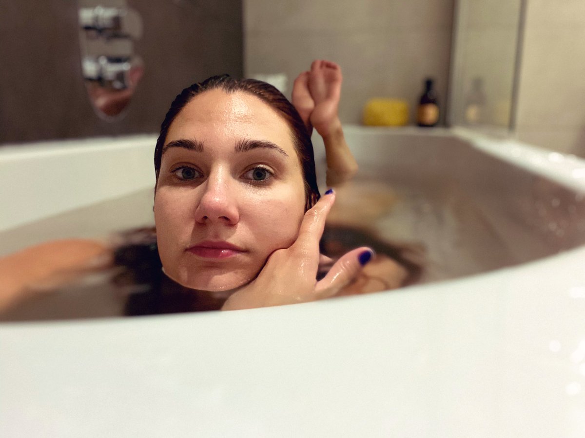 realmistressjoy's tweet photo. Feel very exhausted both mentally and physically this week 💤 😩
So it’s time for some #TLC #SelfCare #MentalHealth #CBD #CBDheals #CBDBathSalt
Can you spot a cheeky nipple reflection? 🤪
#WorshipMyFeet #FootFetish https://t.co/MUdtgSM2xt
