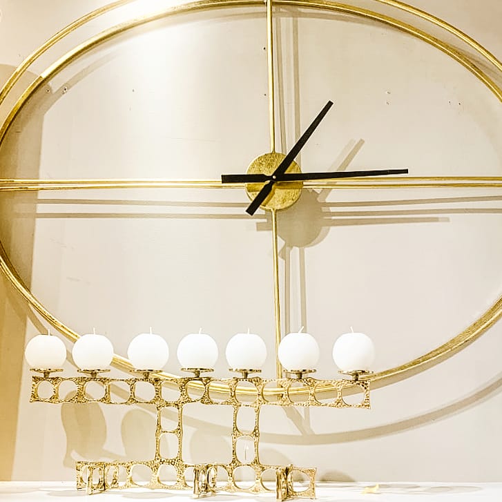 Modern_Accents's tweet image. You will love watching the clock with this modern time piece.
#wallclock #decorativeclock #walldecor #kelownadecor