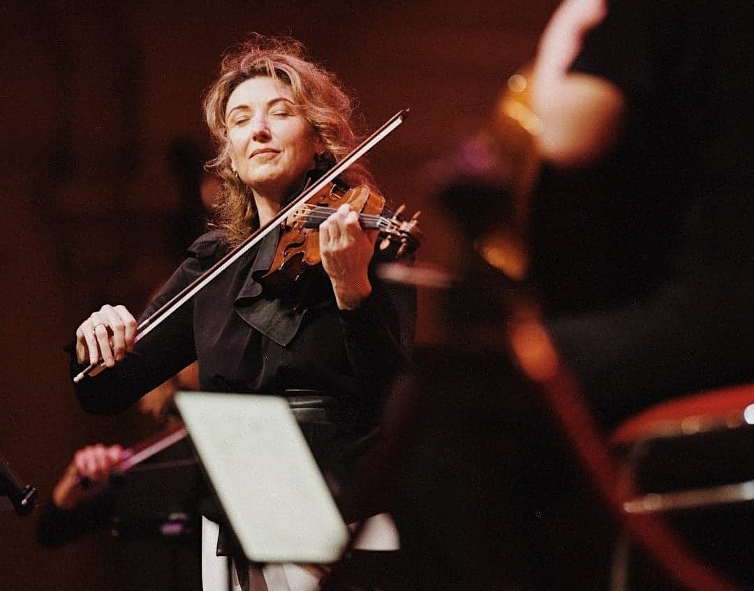 Amsterdam Sinfonietta (@ams_sinfonietta) on Twitter photo Straks om 21.00 uur hoor je Vivaldi's Vier Jaargetijden op Facebook en YouTube! Gisteren speelden we dit concert in Het <a href="/Concertgebouw/">Het Concertgebouw</a> Amsterdam. Kijk mee op bit.ly/3ljEh4Y
Foto: Milagro Elstak Straks om 21.00 uur hoor je Vivaldi's Vier Jaargetijden op Facebook en YouTube! Gisteren speelden we dit concert in Het <a href="/Concertgebouw/">Het Concertgebouw</a> Amsterdam. Kijk mee op bit.ly/3ljEh4Y
Foto: Milagro Elstak
