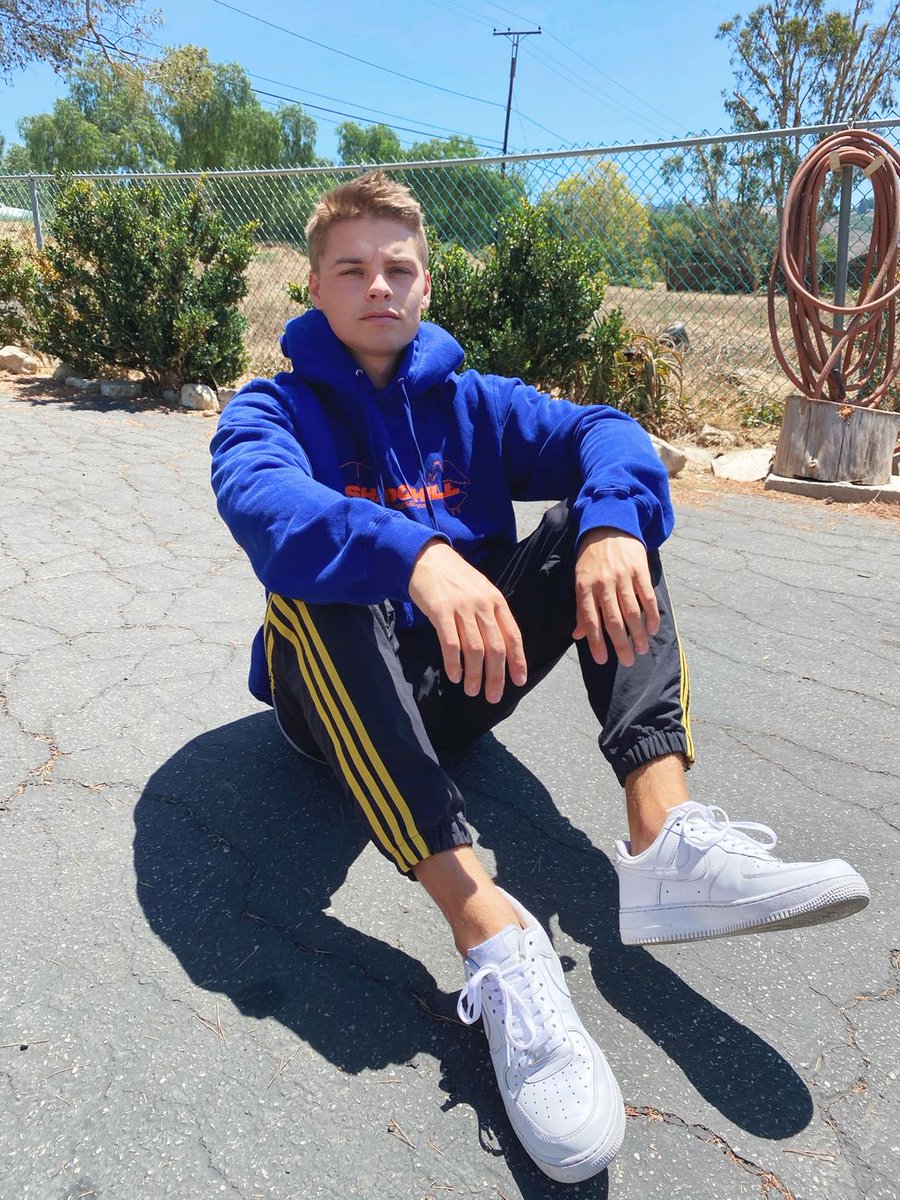 alecohlaker's tweet photo. Rate this fit 1-10👇🏻👀 @shadowhill_usa https://t.co/6mYLWPWAza