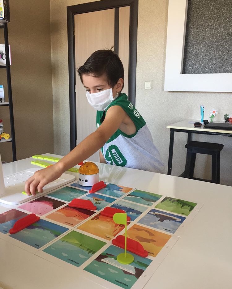 Matatalab ile eğlenceli geçen kodlama etkinliğimiz 😊 
Eğitsel oyun etkinliklerimizle öğrenmeyi somutlaştırıyoruz 🤖 #kodlama #robotik #robotikkodlama #matatalab #kodlamaoyunu #kodlamaetkinlikleri #atölyeçalışması #eğlencelietkinlikler #oynaveogren