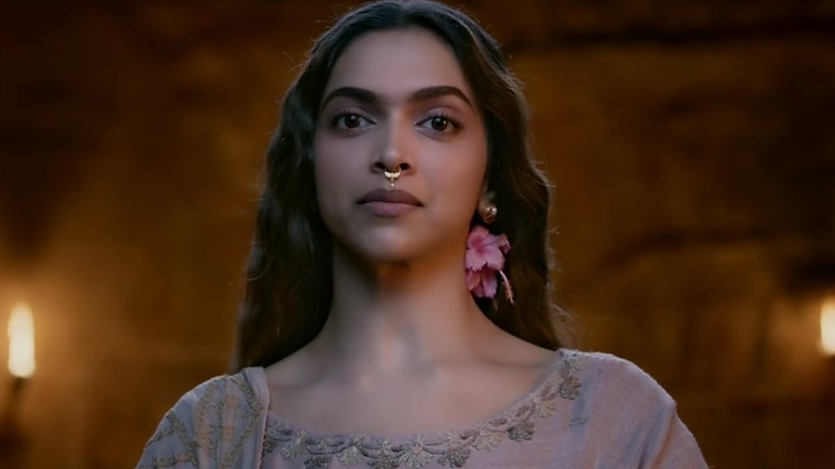 Some films dwell in memory for their aesthetical quality, they might not be extremely entertaining nor politically relevant. Yet they make a lasting impression on our mind. Deepika Padukone as Rani Padmavati (Sanjay Bhansali's Padmavat) - A Thread. 