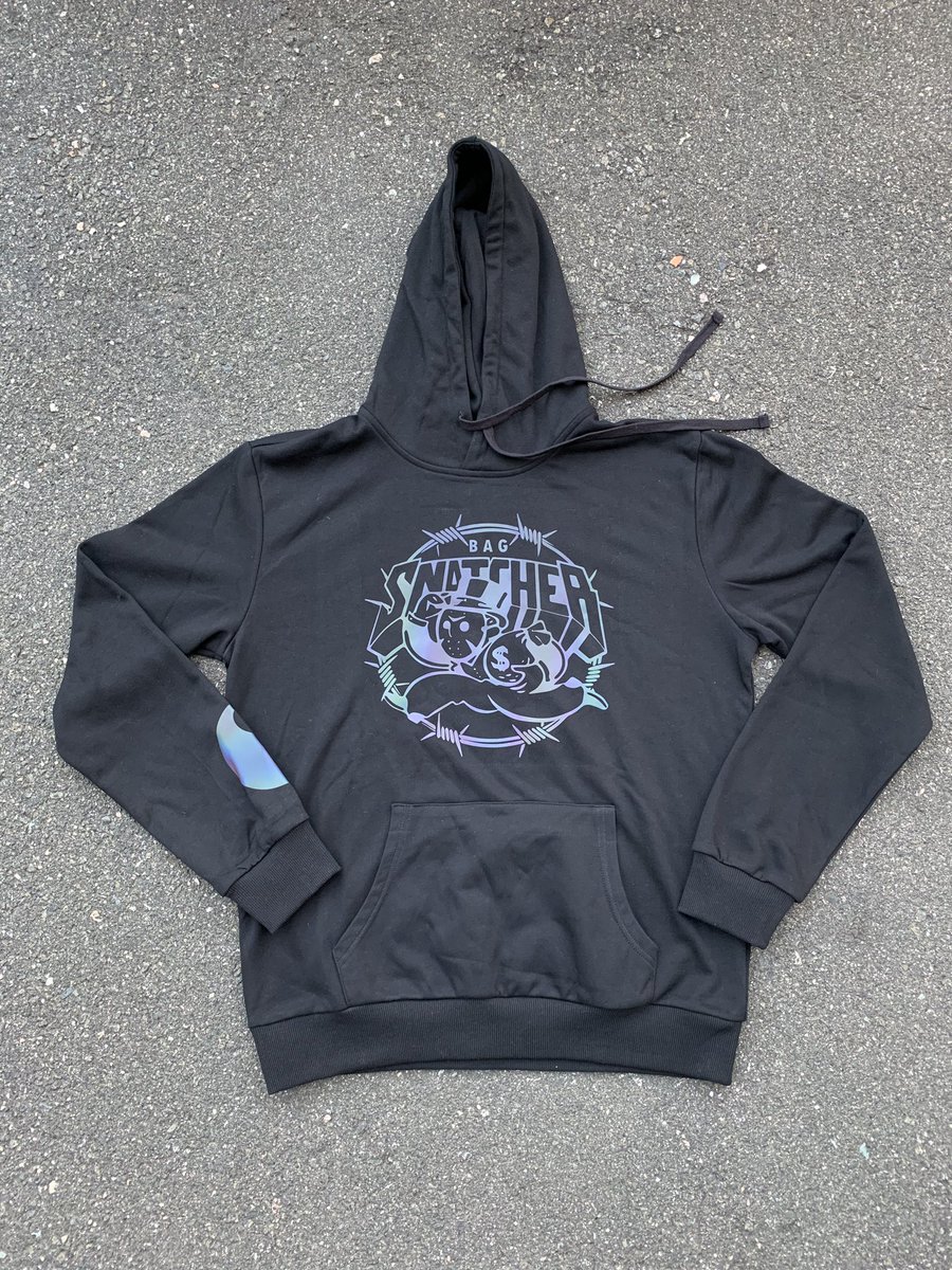 of_blanks's tweet image. REFLECTIVE HOODIES WILL BE AVAILABLE SEPTEMBER 9TH. TWITTER FAM YALL HELP ME OUT! ALL I NEED IS A SIMPLE R/T FROM YOU 🙏🏾